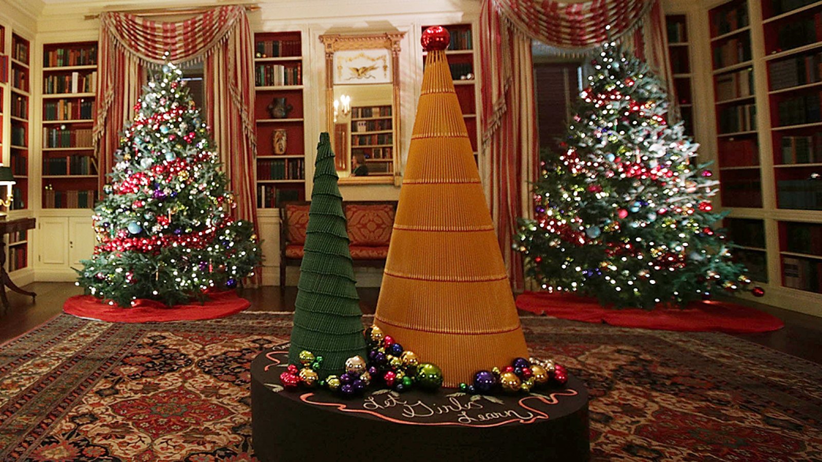White House Christmas tree decorations