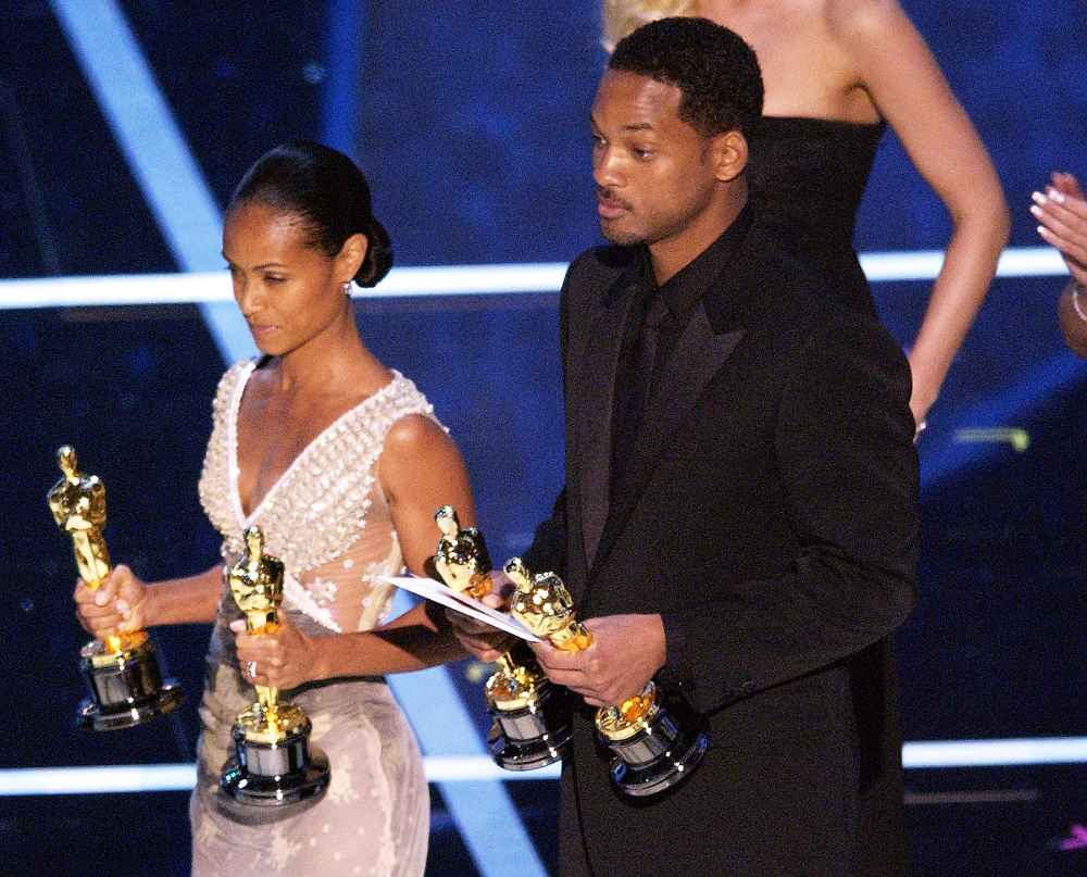 Jada Pinkett Smith and Will Smith presented the Best Special Effects Award at the Oscars in 2004